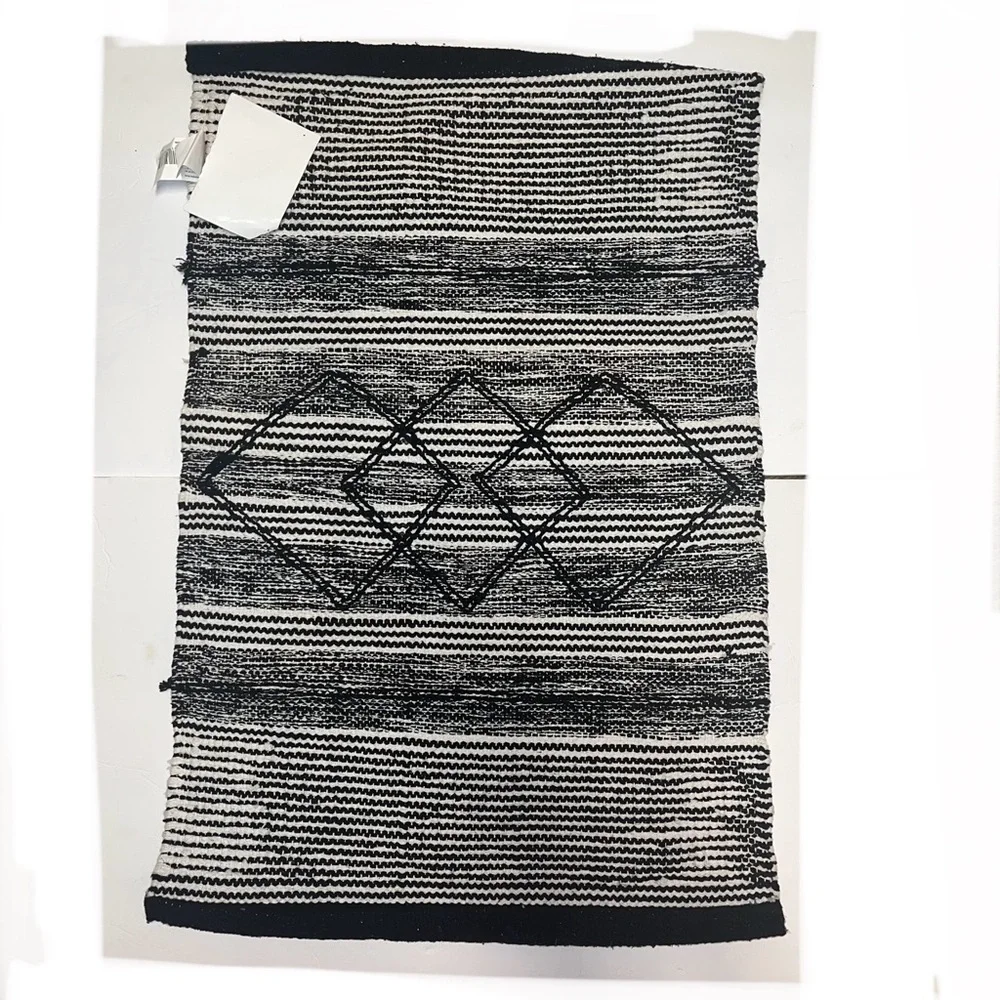 Home Collection‎ Monochrome Woven Rug